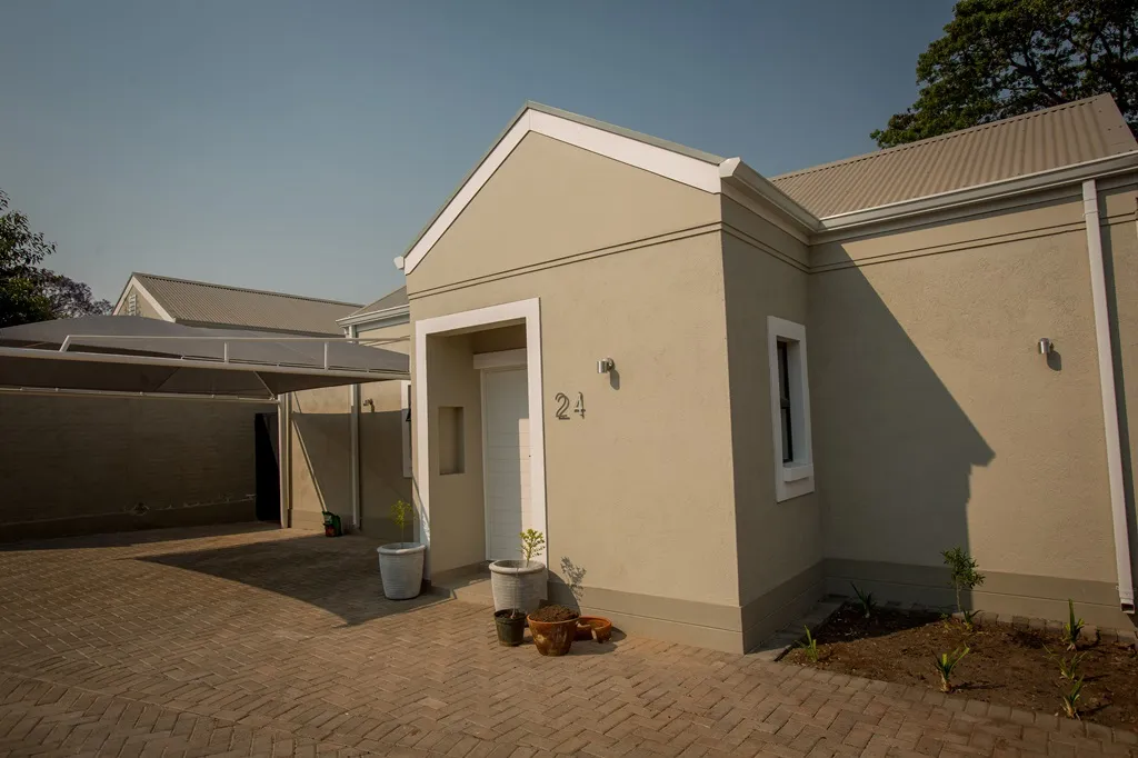 100 on Montgomery - Image 3