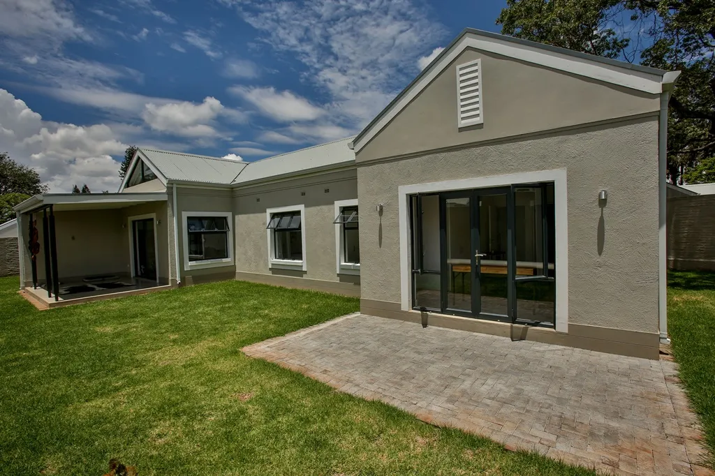 100 on Montgomery - Image 6